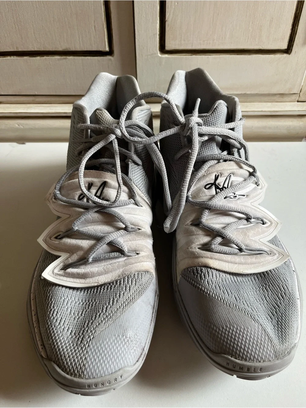 Men’s Nike Kyrie Irving TB Basketball Shoes Gray Wolf 2019 Mid Top 10.5